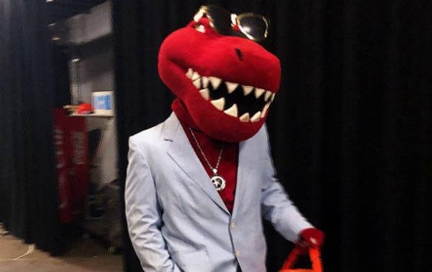 Τρομερό τρολάρισμα της μασκότ των Raptors στον Westbrook