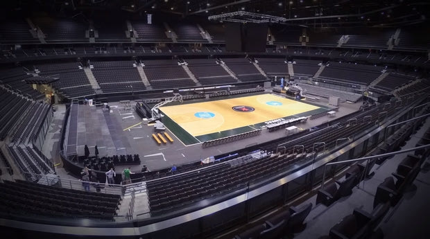 Η “Zalgirio Arena” από γήπεδο Ice Hockey σε γήπεδο μπάσκετ σε 1.5 λεπτό!