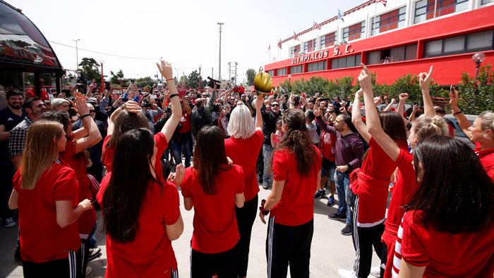 Αποθέωση στου Ρέντη για τα κορίτσια του Ολυμπιακού