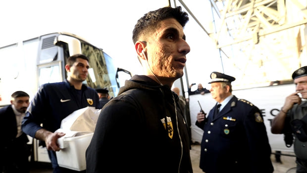 Ο Μάνταλος στο νοσοκομείο για στήριξη στον Μπάμπη