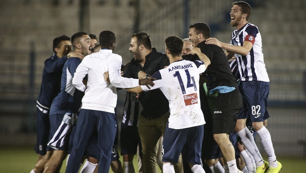 Ο Απόλλων Σμύρνης ανακοίνωσε Σάλσες και Βλάχο
