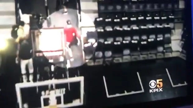 Ρεπόρτερ έκλεψε τζάκετ στο San Antonio!