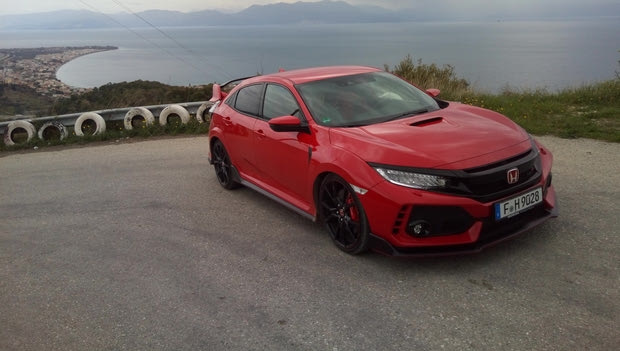 Οδηγούμε το “εργαλείο” Honda Civic Type R