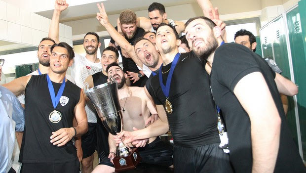 Αποθεωτική υποδοχή στον ΠΑΟΚ για το κύπελλο στο βόλεϊ