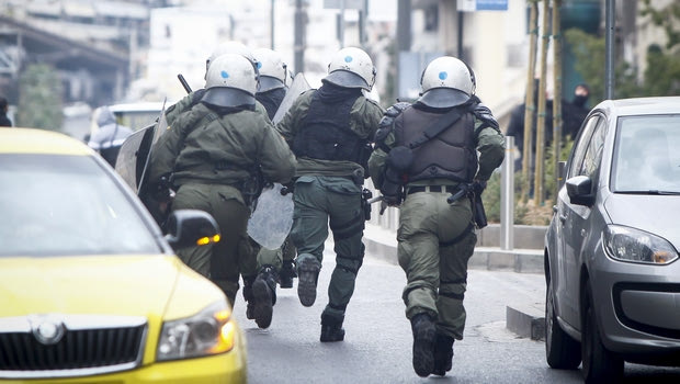 Έξι τραυματίες και προσαγωγές στο Τερψιθέα – Αγία Παρασκευή