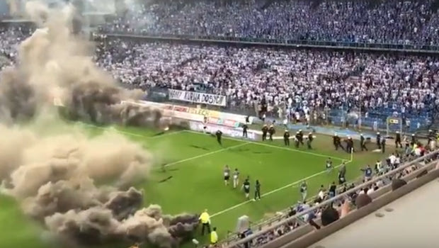 VIDEOS: Χάος στην Πολωνία, διεκόπη το ματς τίτλου