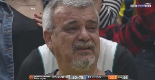 Το κλάμα του οπαδού της Φενέρμπαχτσε