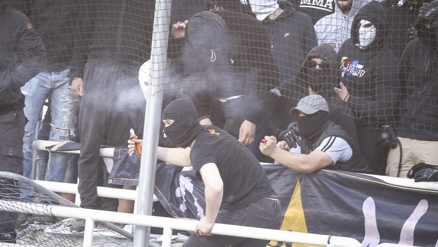 Στο ταρτάν του ΟΑΚΑ οπαδοί του ΠΑΟΚ και της ΑΕΚ