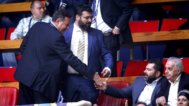 Υπουργοί, τραγουδιστές και παράγοντες του μπάσκετ στο ΟΑΚΑ