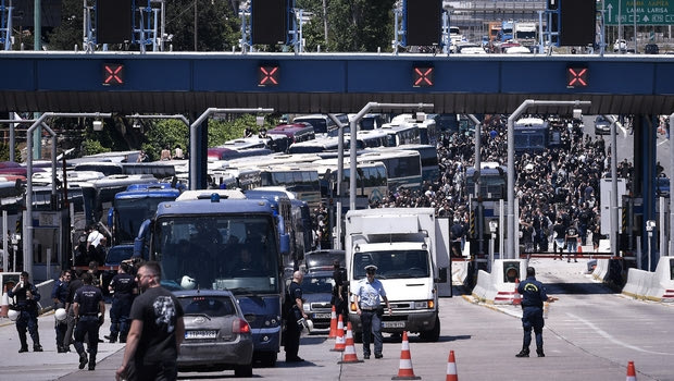 Συνοδεία ισχυρής αστυνομικής δύναμης η κάθοδος των φίλων του ΠΑΟΚ
