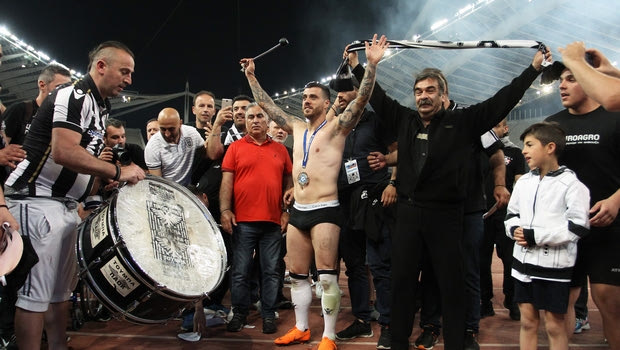 “Τρελό” τζόγκινγκ με το εσώρουχο στους πανηγυρισμούς ο Βιεϊρίνια