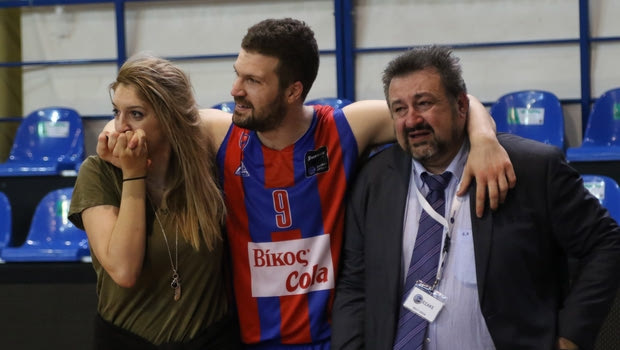Έβαλε τα κλάματα ο Αλευρογιάννης: “Θέλω να το χωνέψετε”