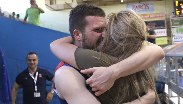 Έξαλλοι πανηγυρισμοί με δάκρυα από τους παίκτες του Πανιωνίου