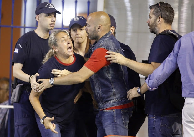 Επίπληξη σε Καμμένου, δύο αγωνιστικές κεκλεισμένων σε Ολυμπιακό