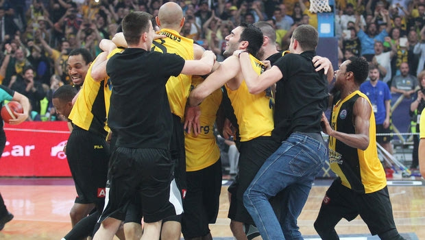 VIDEO: Το τέλος του τελικού και οι πανηγυρισμοί των παικτών της ΑΕΚ