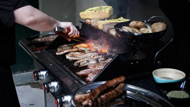 Η σωστή βραδιά ποδοσφαίρου ξεκινά με BBQ