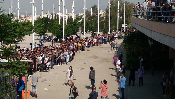 Χαμός στο ΟΑΚΑ για ένα εισιτήριο του τελικού!