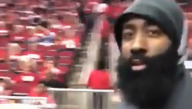 Οπαδός προσέβαλε τον Harden κι εκείνος τον έβαλε στη θέση του