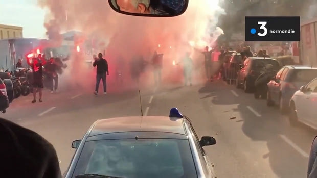 “Μπλόκο” των οπαδών της Αζαξιό στο πούλμαν της Χάβρης