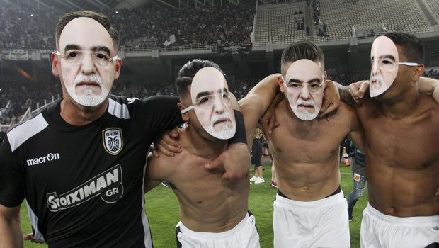 Με μάσκες του Σαββίδη οι παίκτες του ΠΑΟΚ στους πανηγυρισμούς