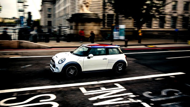 Mini για… βασιλικό γάμο