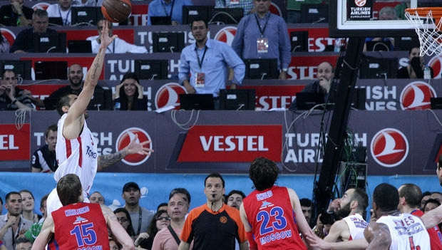 Η EuroLeague θυμήθηκε το “πεταχτάρι” νίκης του Πρίντεζη