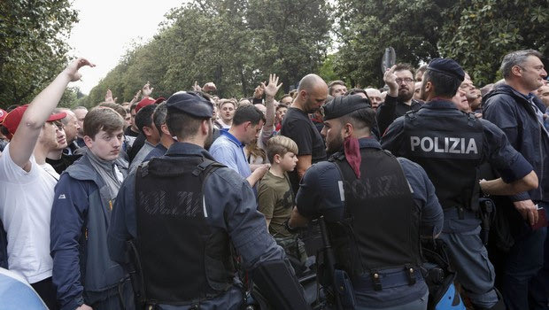 Ελικόπτερο πάνω από το “Ολίμπικο”
