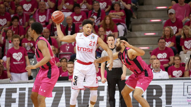 “Αγκαλιά” με την πρόκριση η Μπάμπεργκ, 90-82 την Βόννη