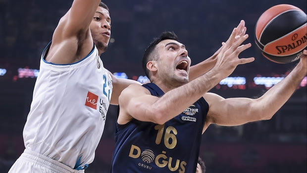 Σλούκας: “Τα φάουλ του Βέσελι, μας ανάγκασαν να αλλάξουμε πλάνο”