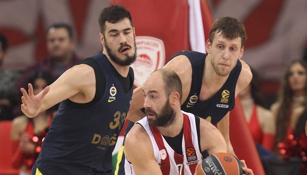 Κάλινιτς: “Ίσως ο Σπανούλης πρέπει να έρχεται από τον πάγκο”