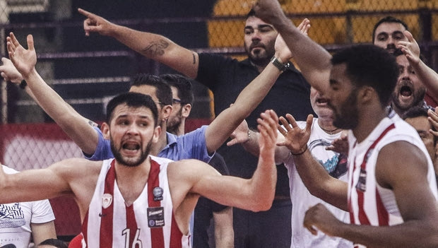 “Επίθεση” του Ολυμπιακού στον διαιτητή Τζαφλέρη