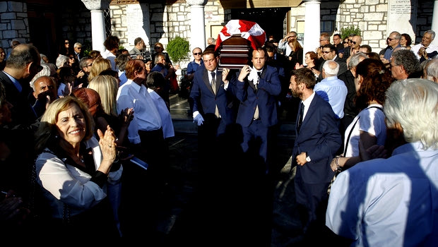 Το “ύστατο χαίρε” στον Κώστα Πολυχρονίου