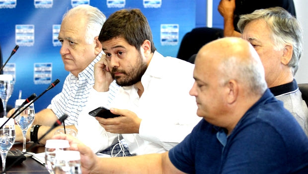 ΠΑΟΚ: “Το δίλημμα της κυβέρνησης είναι εκβιαστικό”