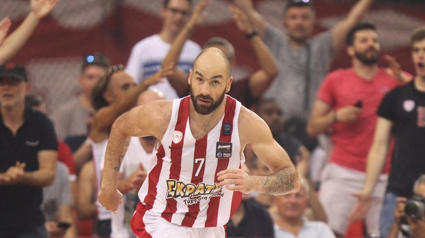 Ξέσπασμα Ολυμπιακού, ισοφάριση (2-2) και πέμπτος τελικός στο ΟΑΚΑ