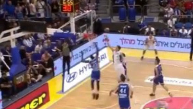Οι τάπες του Θανάση Αντετοκούνμπο