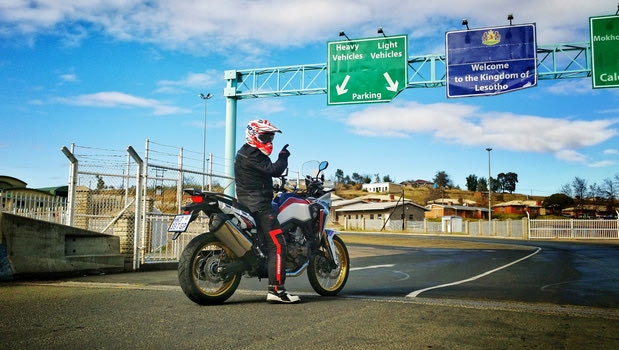 Θα κάνουν 3.200 χλμ. με Africa Twin στο νότιο ημισφαίριο