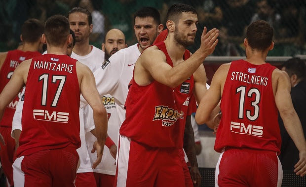 Ερυθρόλευκη κυριαρχία στον 1ο τελικό