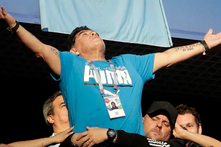 Ο Μαραντόνα δεν καταλάβαινε τι γινόταν γύρω του (VIDEO)