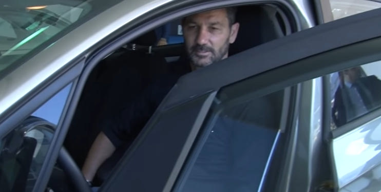 Η παράδοση των δυο BMW σε Ουζουνίδη και Λυμπερόπουλο