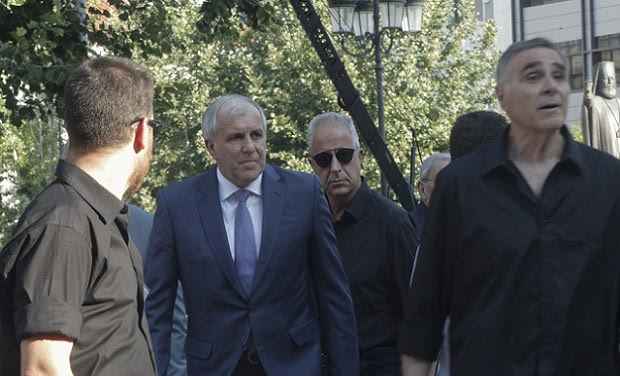 VIDEO: Ο συντετριμμένος Ομπράντοβιτς στη Μητρόπολη