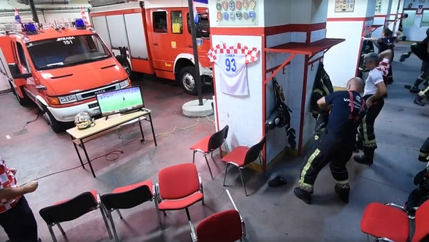 “Τρέμουν” μήπως χάσουν τον ημιτελικό οι Κροάτες πυροσβέστες (VIDEO)