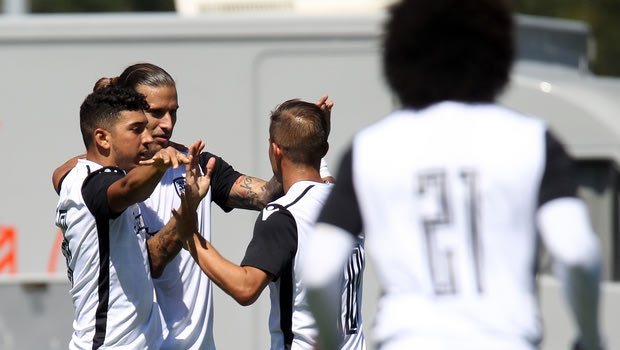 Πέρασε το τεστ ο ΠΑΟΚ, 2-1 την Ντε Γκράαφσαπ σε ένα σκληρό παιχνίδι