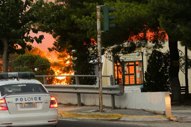 Σοκ στην Αργυρά Ακτή: Βρέθηκαν 26 νεκροί σε χωράφι