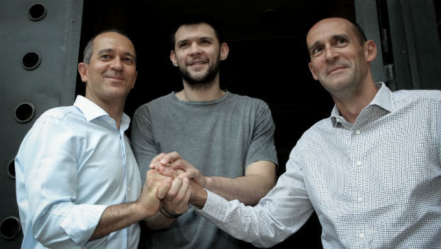 Παπανικολάου στο Sport24.gr: “Μιλήσαμε ως άνδρες και φίλοι με τους Αγγελόπουλους”