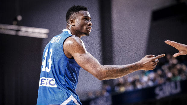 H FIBA θυμήθηκε τις πτήσεις του Θανάση Αντετοκούνμπο