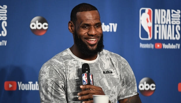 Το trailer του “Shut up and dribble” του LeBron James