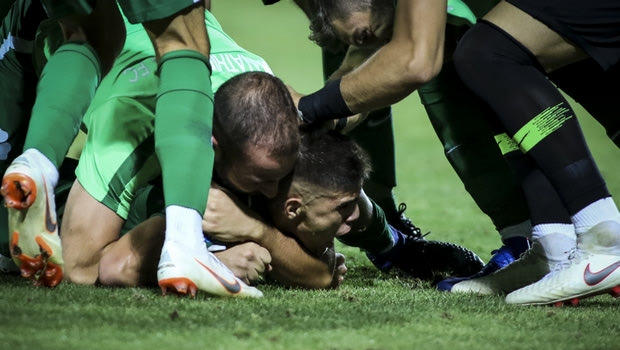 Αποθέωση Άλτμαν σε… Μπουζούκα!
