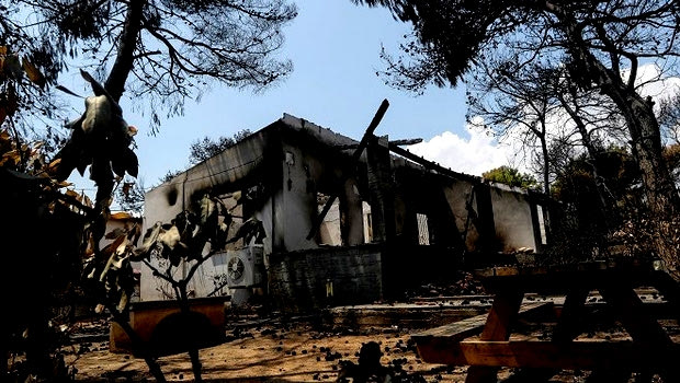 Κατατέθηκε η πρώτη μήνυση από συγγενείς θυμάτων για τη φωτιά στο Μάτι