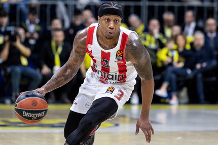 Οι άμυνες του Κάναν και τα τρίποντα του Γουόκαπ δείχνουν το τέλειο μπάσκετ του Ολυμπιακού