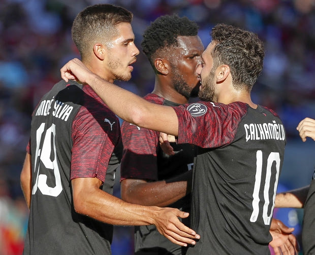 Ο Σίλβα έδωσε τη νίκη στη Μίλαν, 1-0 την Μπαρτσελόνα